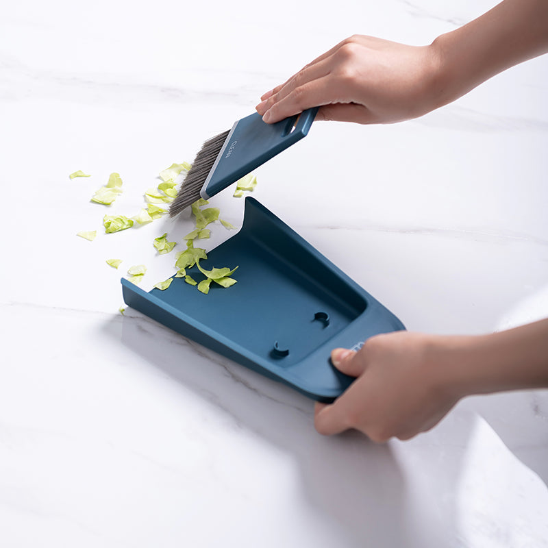 Keep it clean! - Handfeger und Schaufel