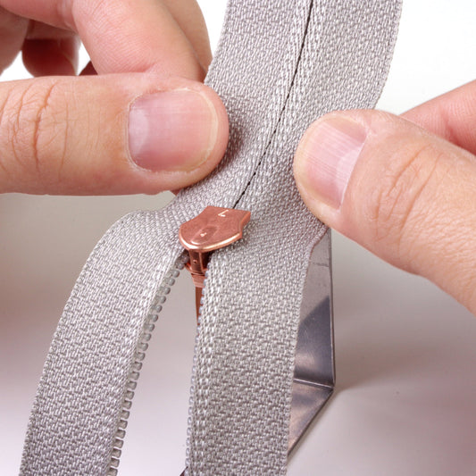 Problemloses Einfädeln: Wonder Zip - Einfädler für Endlosreißverschlüsse!